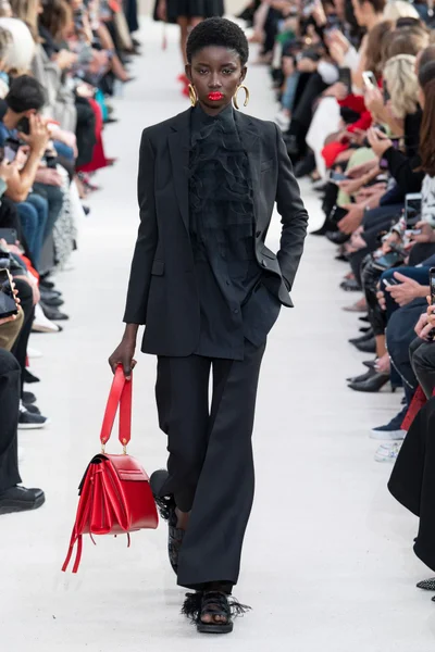 Look 12